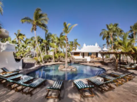 Hotel & Suites El Moro Hotels in La Paz