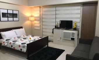 One Palm Tree Apartments