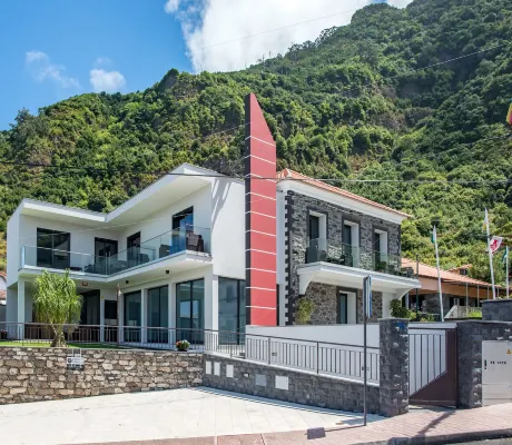 Enxurros House