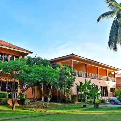 Pranmanee Beach Resort Отели рядом с достопримечательностью «Кхаокалок»