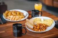 Pier B Resort - breakfast
