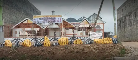 The Delta Falls Hotel Отели в г. Найяеруру