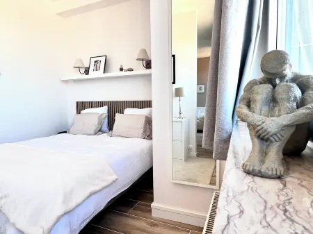 Appartement Proche de l'Otan Отели рядом с достопримечательностью «Дом Отрик»