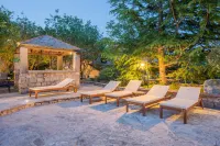 Nono Ban Hotel & Villa Hotels in Gornji Humac