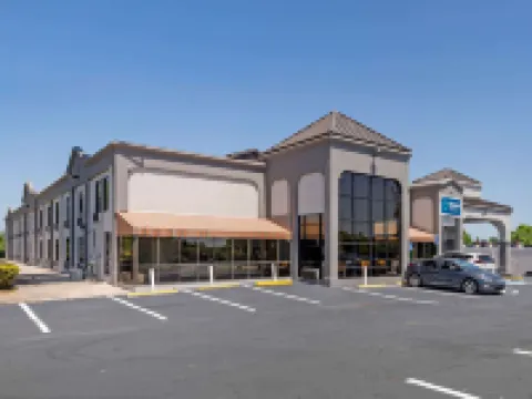 Clarion Pointe McDonough Hotels in McDonough