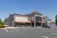 Clarion Pointe McDonough Hôtels à : McDonough