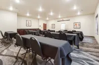 Cobblestone Hotel & Suites - Cozad