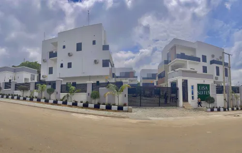 Lisa Suites