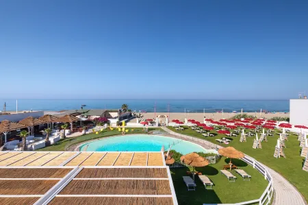 Residence Torvaianica Отели в г. Помеция