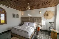 ดาริฟ์ส์ ริอัด เฟซ โรงแรมใน