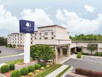 DoubleTree by Hilton Greensboro Airport のホテル