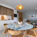 Huswell - Queen at Sea: Modern 2 Bedroom Apartement