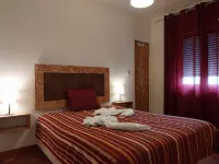 Huge 3 Bedrooms Balcony Flat for 8 pax Hotels in 