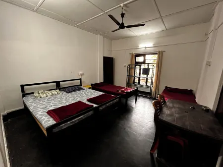 Munin Guest House Отели в г. Джорхат