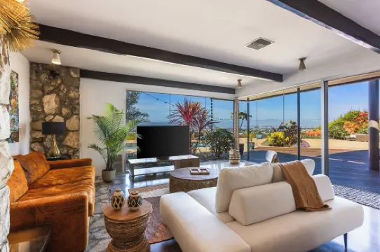 Casa Veronica by Oraklus