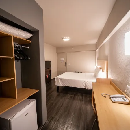ibis Fortaleza Praia de Iracema Отели рядом с достопримечательностью «Конгресс-центр Centro de Eventos do Ceara»