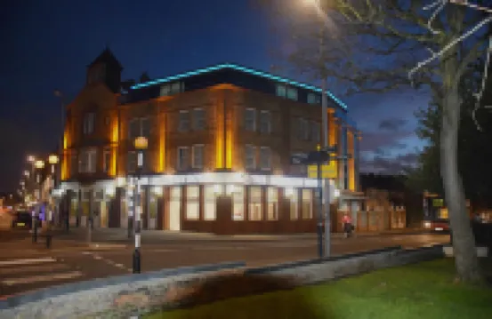 ザ ライオン & キー ホテル ストラトフォード周辺のホテル