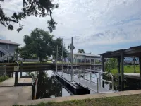 NEW in Suwannee 5-bedroom with 11+ beds with Free boat slip and trailer parking