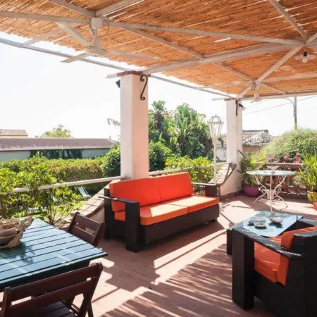 Villa with Garden in Sicily Near the Sea