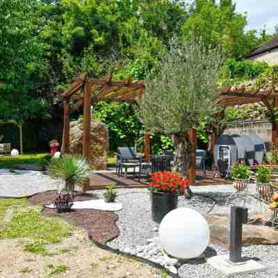Enjoy Garden Hotel Exterior