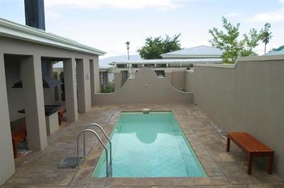 Outdoor Swimming Pool The Caledon Hotel Photo