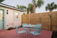 Haley's Court Boutique Motel