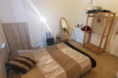 Flat in Glasgow Close to All Local Amenities