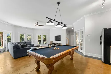 Lakefront 6Bdr Priv Dock Game Room Firepit Jakes Lake House by Avantstay