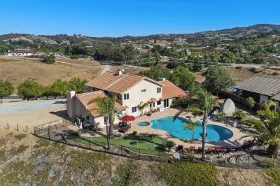 Chardonnay Charm by Avantstay Luxe Group Retreat w/ Pool Mins to Wineries