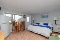 Sunset Cove Beach Resort Hotels near Island Dolphin Care