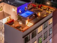 The Trade Boutique Hotel - สระว่ายน้ำบนดาดฟ้า