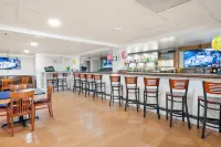 Carousel Resort Hotel and Condominiums - bar