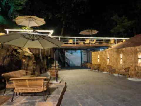 Cali Stays & Cafe By the Bay Hotels in Chapora