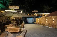 Cali Stays & Cafe By the Bay Hotels near Chapora Beach