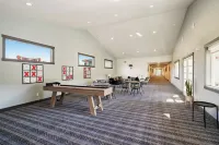 더 로지 레이크 셀란