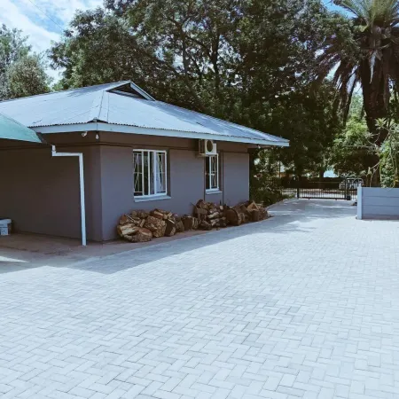 Shabis guest lodge