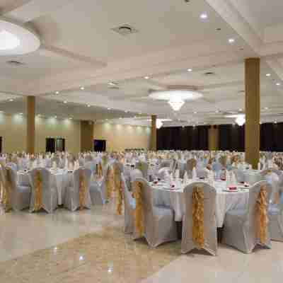 Crossroads Hotel Fitness & Recreational Facilities