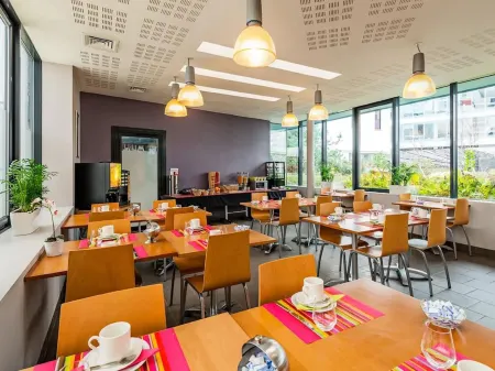 Lagrange Apart’Hotel Paris-Boulogne Отели рядом с достопримечательностью «Севрская фарфоровая мануфактура»