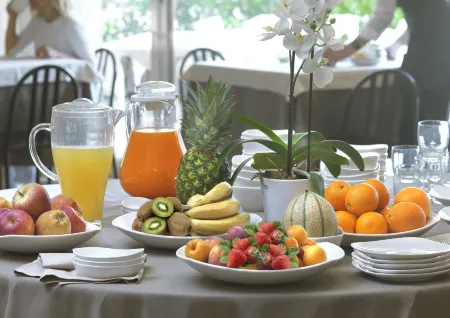 Hotel Ristorante Alcide Отели в г. Поджибонси