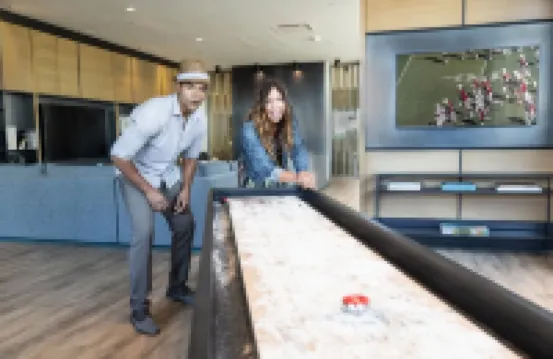 NEW Downtown Luxe King Suite | Sauna & Pool Access