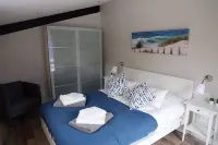 Villa les Fontaines - quiet location - 150 m to the marina Hotels in Lanton