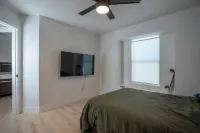 Modern 4Br w/ Natural Light, High Ceilings, 20 Mins from DFW Airport