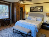 Cozy 2-bedroom cabin on 5 private acres in charming Pegram, TN 奇特姆縣酒店