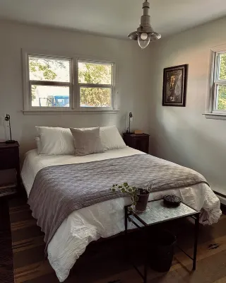 Chic Dunes Cottage W/ HOT TUB near Warren Dunes / Lake MI!