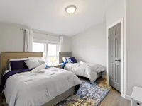 Perfect Large Group Getaway Near Grand Park, Ruoff Music Center Hotels in Westfield