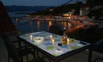 Apartmani Loredana - One-Bedroom Apartment with Sea View