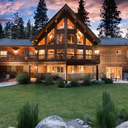Pineview Lodge