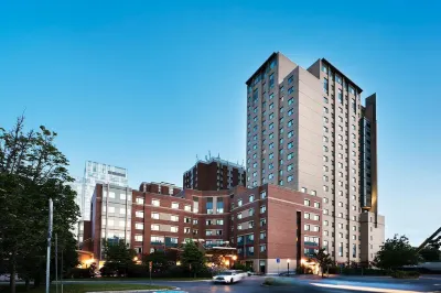University of Ottawa Residence Hotels near Gloucester Centre