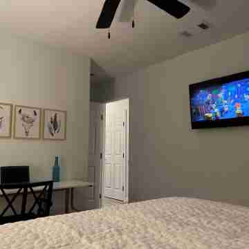 DRIP DROP INN - Stylish Hill Country Home in the Heart of Dripping Springs Rooms