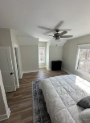 Stunning 4-bedroom house with amazing outdoor space and dock in Double Springs.